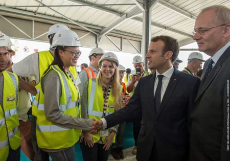 Emmanuel Macron à la rencontre des geiquistes